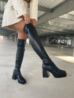 Shop CASSY Ashley - Cuissardes Noires A Plateforme Et Talon Carre