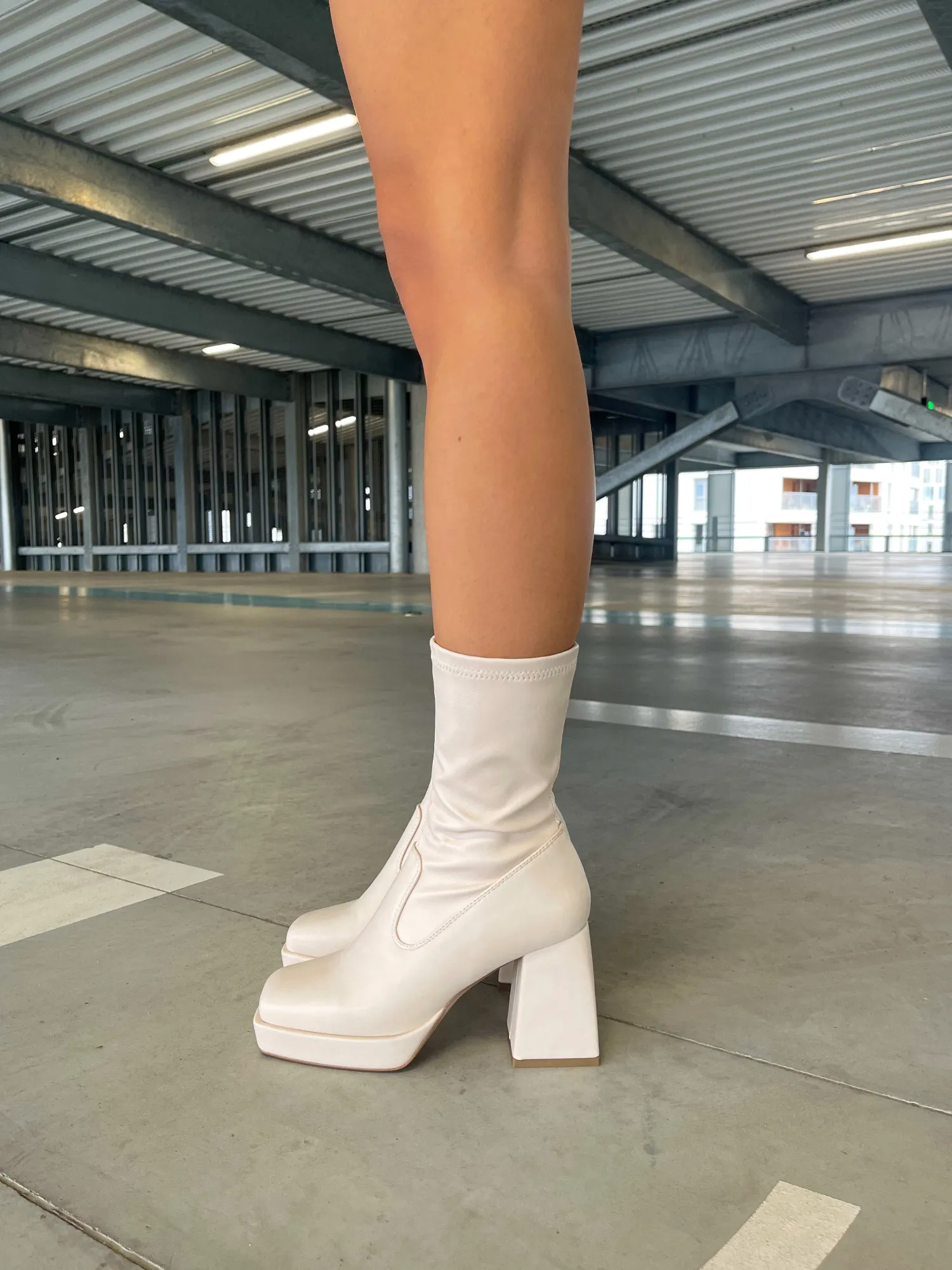 Fashion CASSY Ashley Iii - Bottines Beiges A Plateforme Et Talon Carre