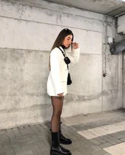 Shop CASSY Bottines Chelsea Noires A Insert Elastique