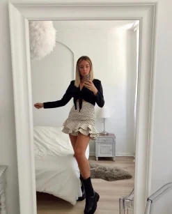 Shop CASSY Bottines Chelsea Noires A Insert Elastique