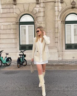 Sale CASSY Emily - Bottes Beiges Minimalistes A Bout Pointu Avec Zip