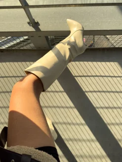 Sale CASSY Emily - Bottes Beiges Minimalistes A Bout Pointu Avec Zip