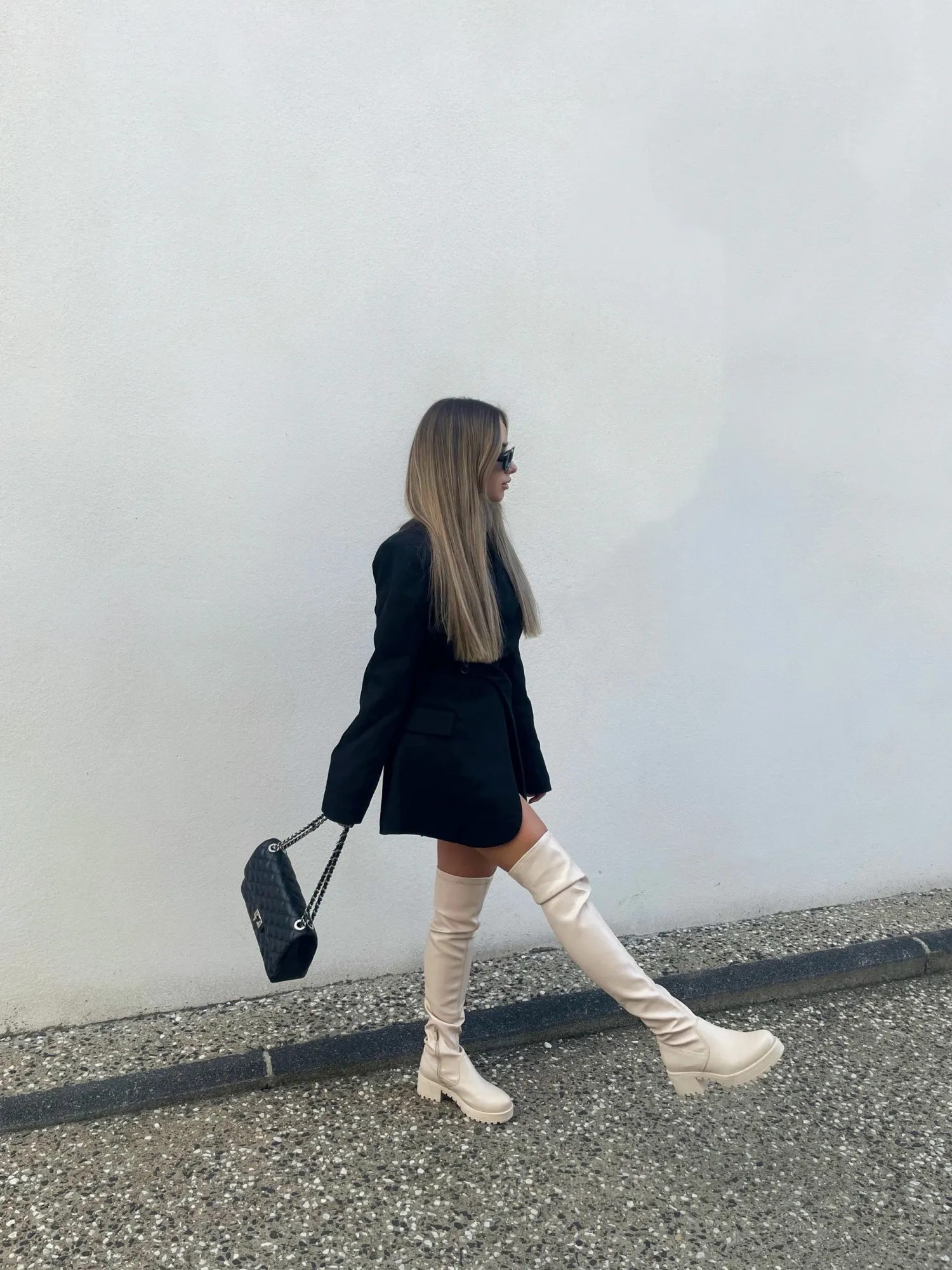 Shop CASSY Lexie - Cuissardes En Similicuir Beiges A Semelle Crantee