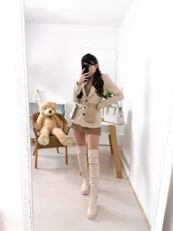 Shop CASSY Lexie - Cuissardes En Similicuir Beiges A Semelle Crantee