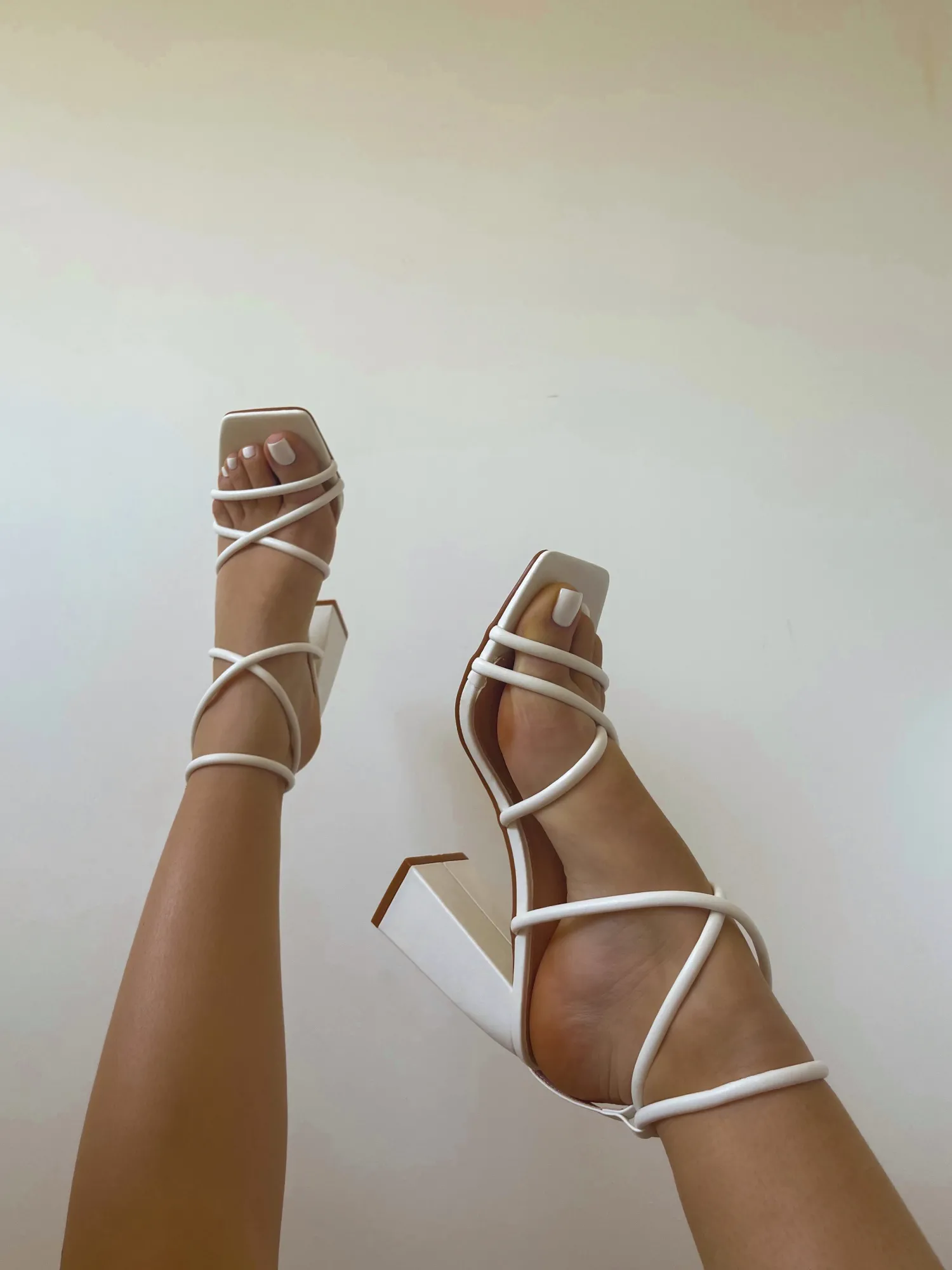 Hot CASSY Mia - Sandales Blanches A Talon Et Bout Carre