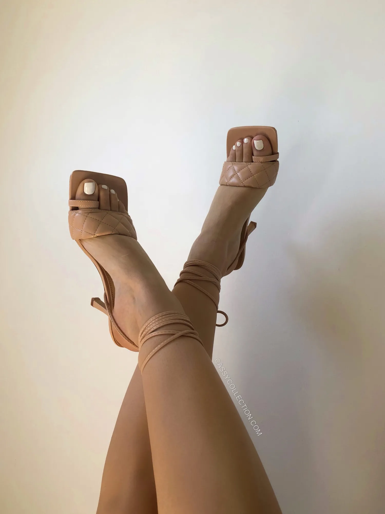 Hot CASSY Sandales Beiges A Bride D'Orteil Et Effet Matelasse