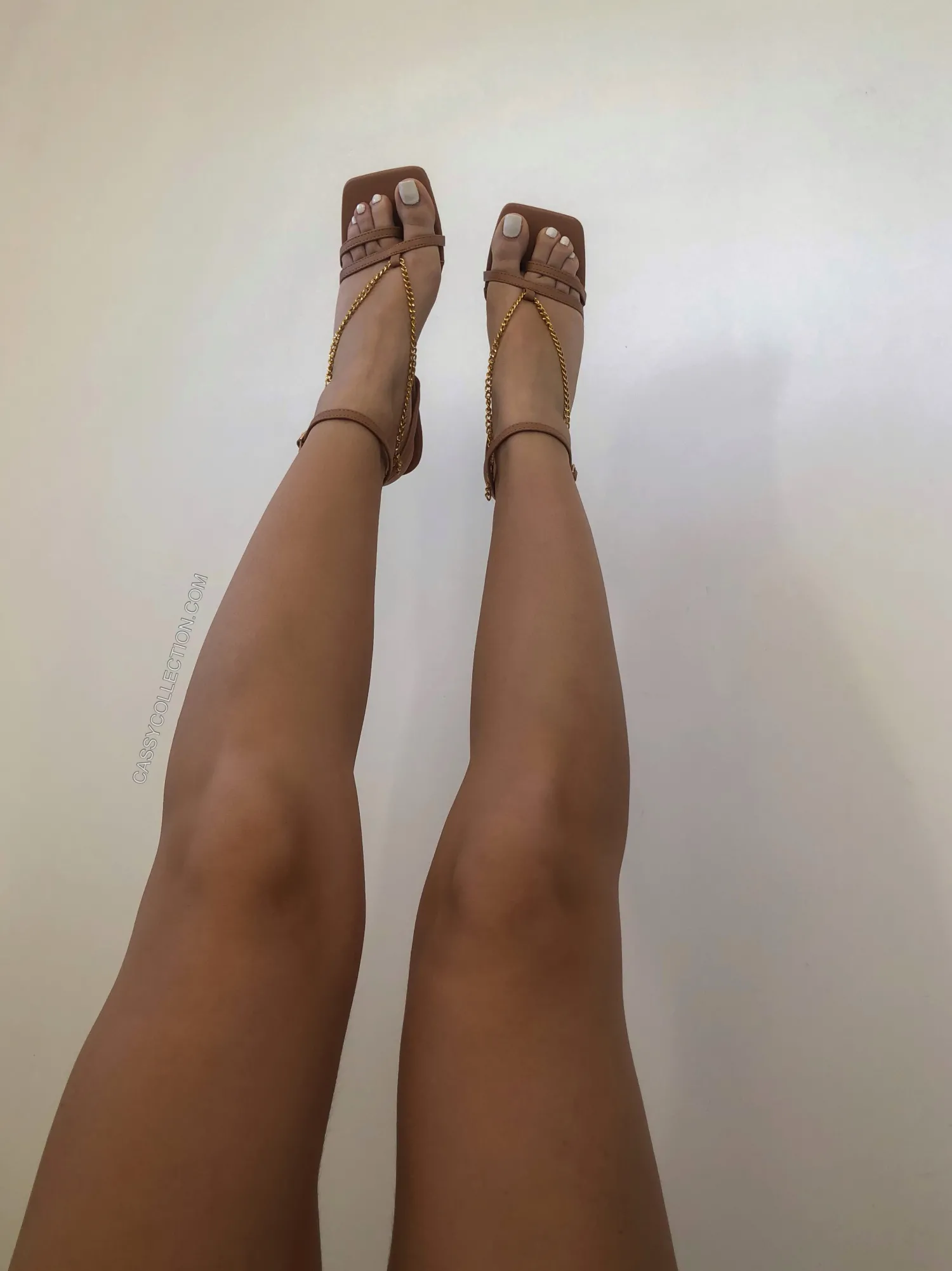 Store CASSY Sandales Camel Style Tong A Bride De Cheville Doree