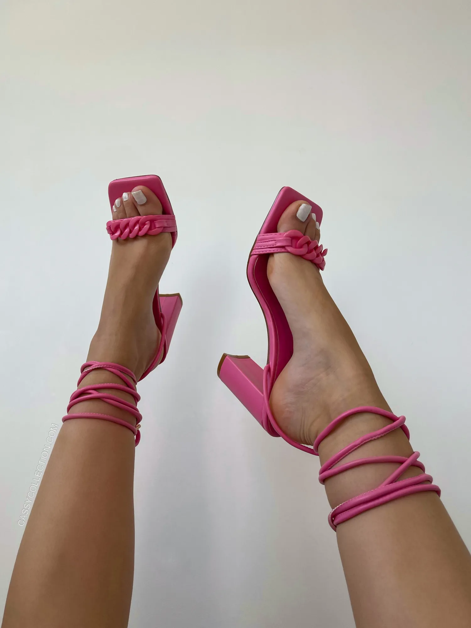 Cheap CASSY Sandales Roses A Lacets Et Detail Chaine