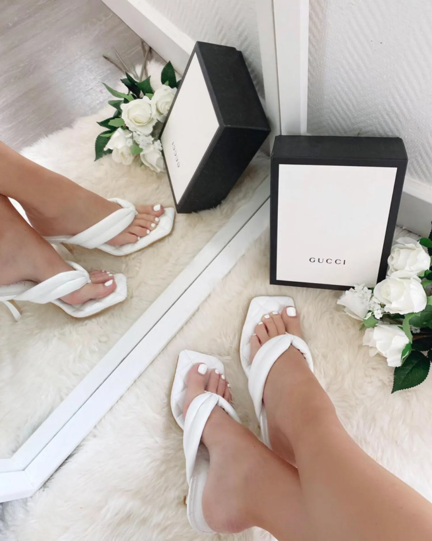 Best Sale CASSY Sandales Tong Blanches A Petit Talon